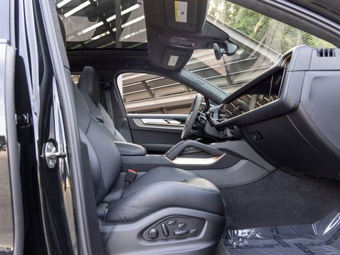 Certified 2025 Porsche Cayenne GTS image 60