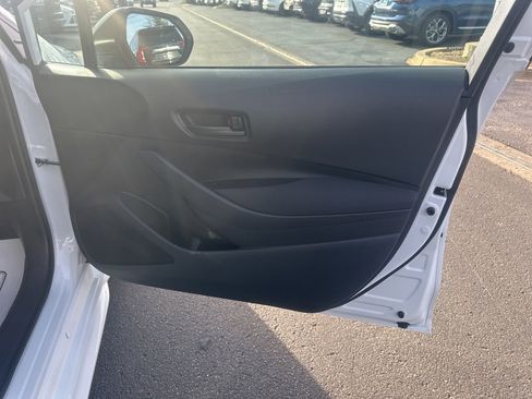 Used 2025 Toyota Corolla LE FWD image 10
