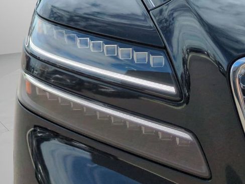 New 2025 Genesis GV80 3.5T Prestige image 9