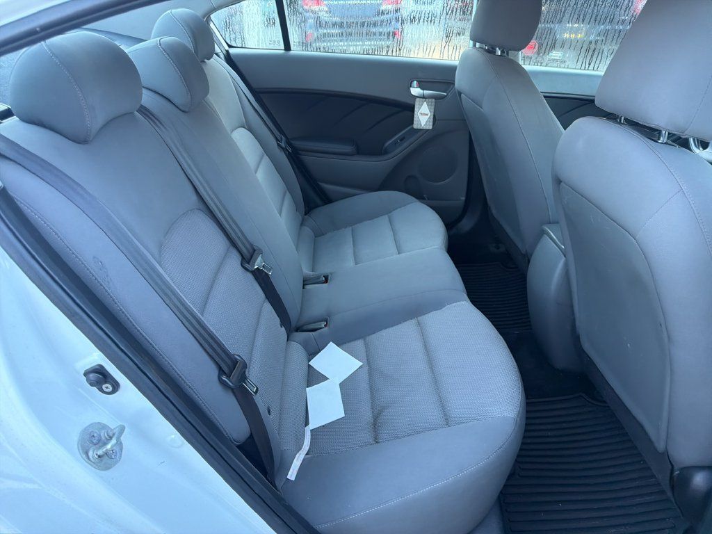 Used 2017 Kia Forte LX FWD image 27