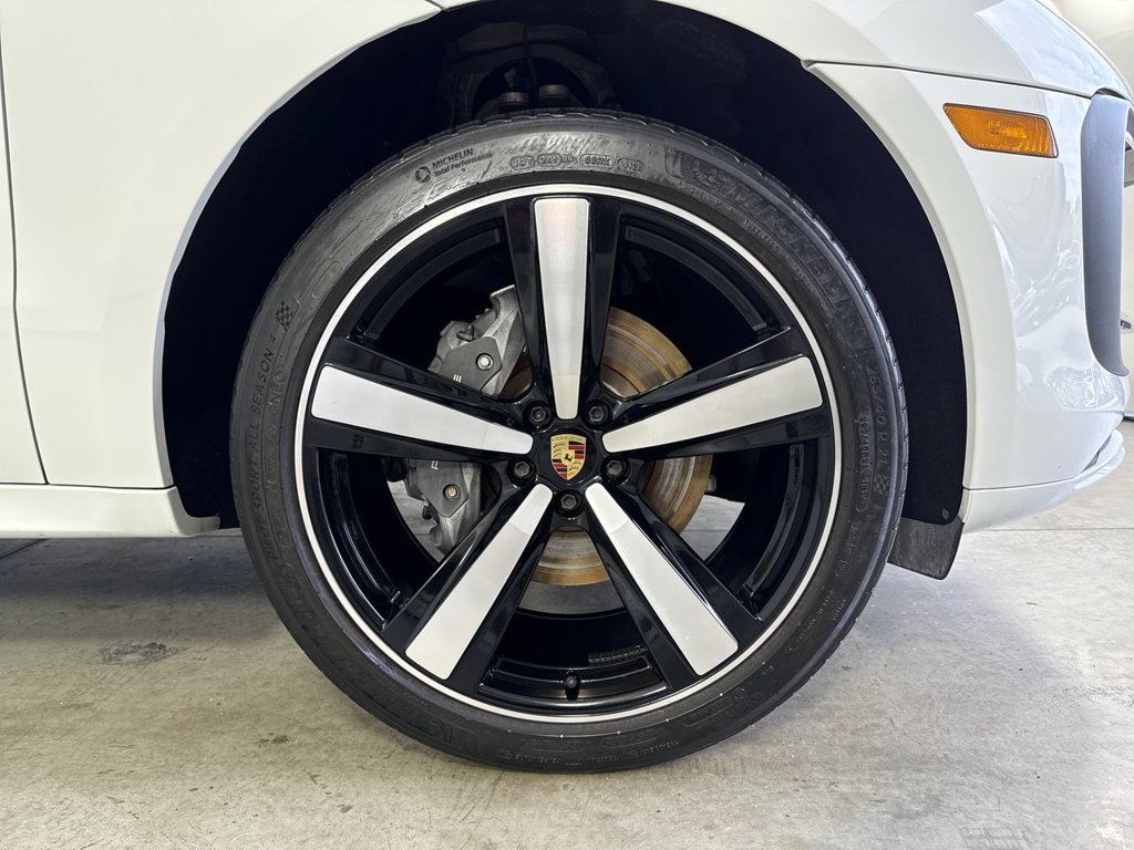 Certified 2024 Porsche Macan w/ Premium Plus Package AWD/4WD image 15