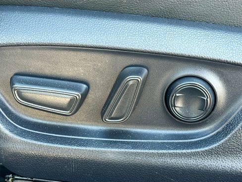 Used 2023 Toyota Camry SE image 23