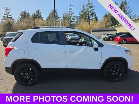 Used 2022 Chevrolet Trax LT w/ Sport Edition image 7