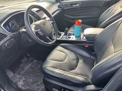 Used 2019 Ford Edge Titanium w/ Equipment Group 301A image 5