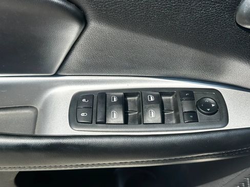 Used 2015 Dodge Journey American Value Package w/ Flexible Seating Group FWD image 21