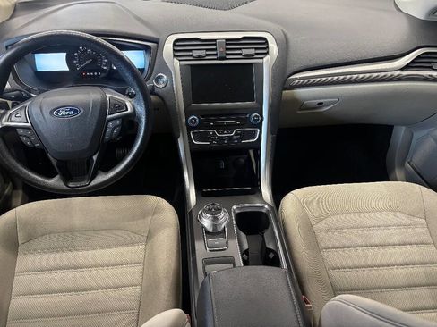 Used 2018 Ford Fusion SE w/ Fusion SE Technology Package image 20