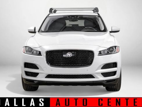 Used 2019 Jaguar F-PACE Premium image 2