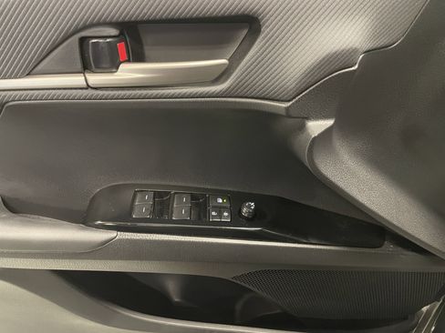 Used 2025 Toyota Camry SE image 20