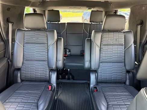 Used 2025 Cadillac Escalade Sport Platinum w/ LPO, ONYX Package AWD/4WD image 38