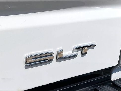 Used 2025 GMC Sierra 1500 SLT AWD/4WD image 24