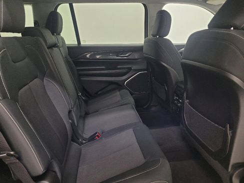 Used 2021 Jeep Grand Cherokee L Laredo w/ Luxury Tech Group I AWD/4WD image 19
