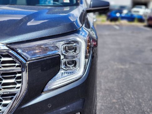 Used 2022 GMC Terrain Denali w/ Denali Premium Package AWD/4WD image 10