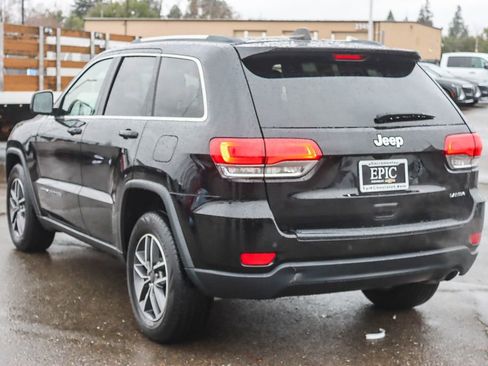 Used 2019 Jeep Grand Cherokee Laredo w/ Laredo X Package image 2