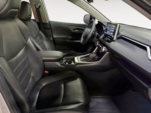 Used 2019 Toyota RAV4 Limited w/ Cold Weather Package FWD image 22