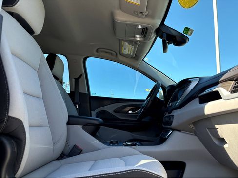 Used 2023 GMC Terrain SLE w/ Driver Convenience Package image 10