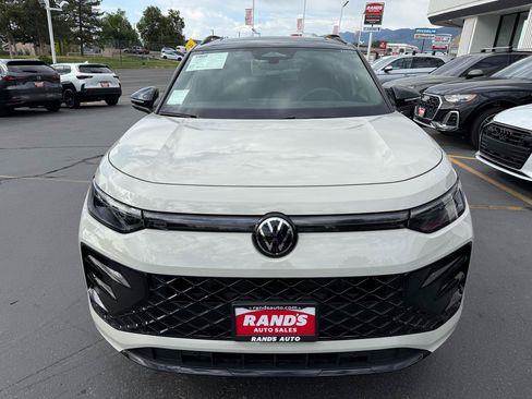 Used 2025 Volkswagen Tiguan SE R-Line AWD/4WD image 12