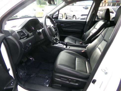 Used 2022 Honda Pilot Touring image 12