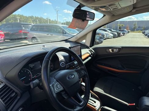 Used 2021 Ford EcoSport SE w/ SE Convenience Package image 6