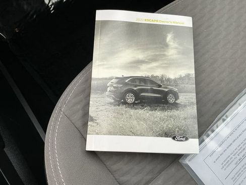 Used 2022 Ford Escape SE image 48