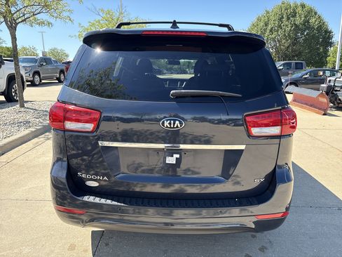 Used 2015 Kia Sedona SX FWD image 4