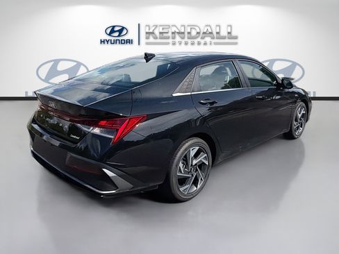 New 2026 Hyundai Elantra Limited FWD image 6