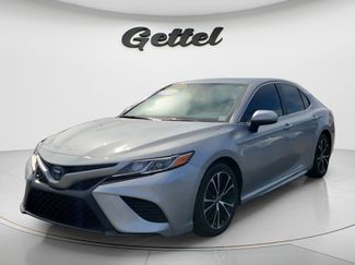 Used 2020 Toyota Camry SE video 1