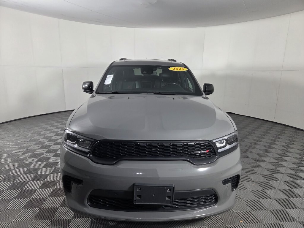 Used 2025 Dodge Durango GT AWD/4WD image 3