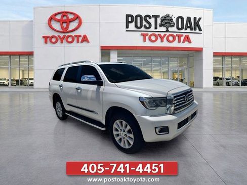 Used 2018 Toyota Sequoia Platinum RWD image 1