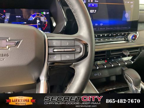Used 2025 Chevrolet Colorado ZR2 w/ Technology Package image 16