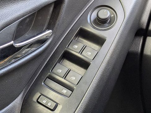 Certified 2021 Chevrolet Trax LT w/ Driver Confidence Package image 25