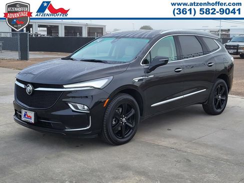 Used 2023 Buick Enclave Essence w/ Sport Touring Edition image 3