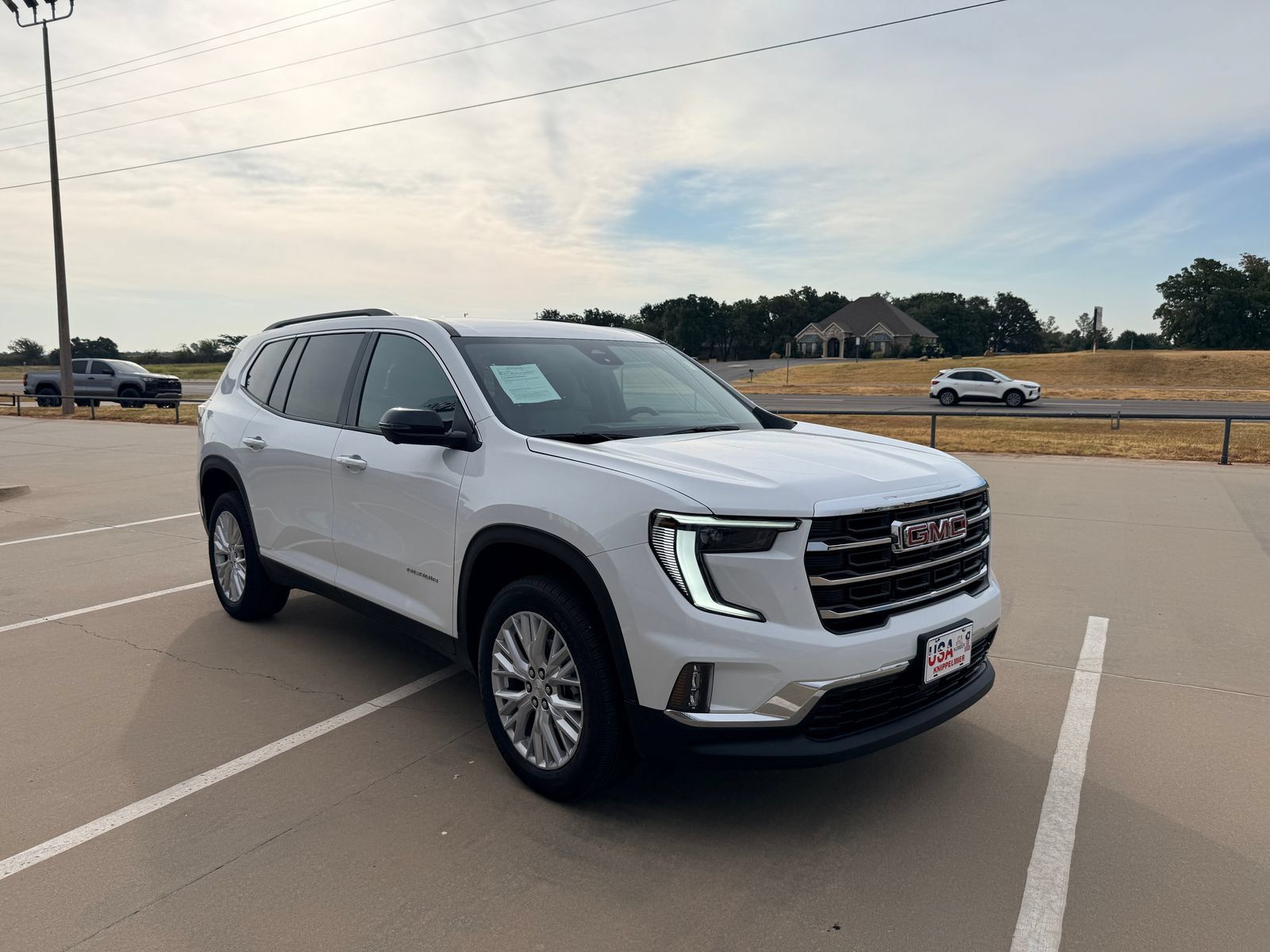 Used 2026 GMC Acadia Elevation w/ Elevation Premium Package AWD/4WD image 4