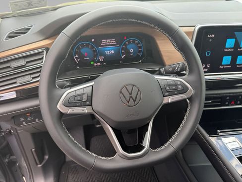 New 2026 Volkswagen Atlas SE image 12