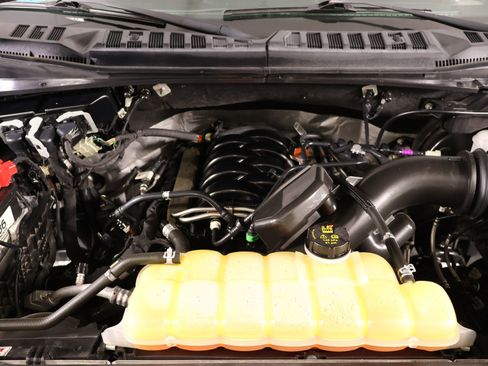 Used 2018 Ford F150 XLT w/ Equipment Group 302A Luxury AWD/4WD image 21