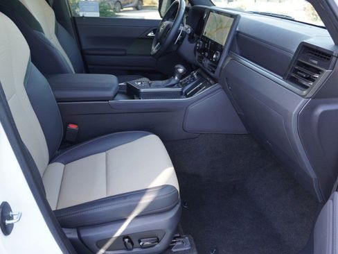 Certified 2024 Lexus GX 550 image 13