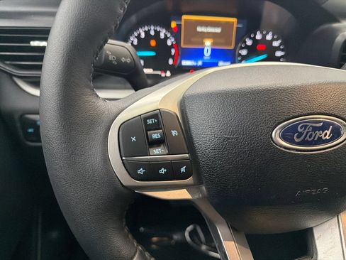 Used 2024 Ford Explorer XLT RWD image 24