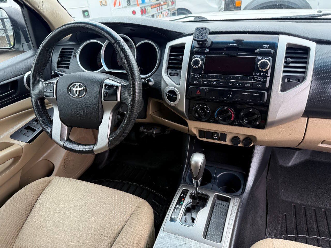 Used 2012 Toyota Tacoma 4x4 Double Cab w/ SR5 Pkg image 18
