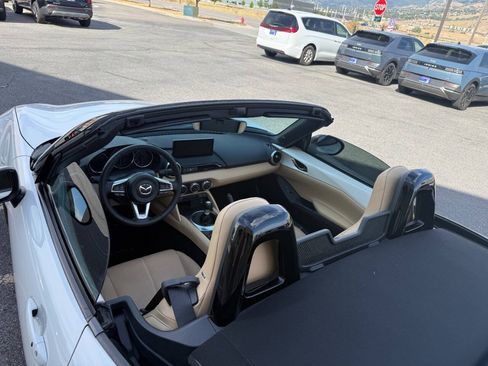 Used 2025 MAZDA MX-5 Miata Grand Touring w/ Weather Package RWD image 19