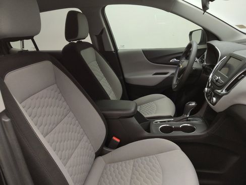 Used 2020 Chevrolet Equinox LS w/ LS Convenience Package image 21