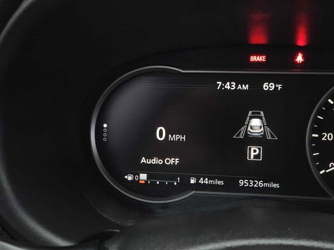 Used 2020 Nissan Kicks SV image 16