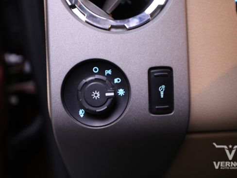 Used 2012 Ford F250 Lariat w/ Lariat Interior Pkg image 16