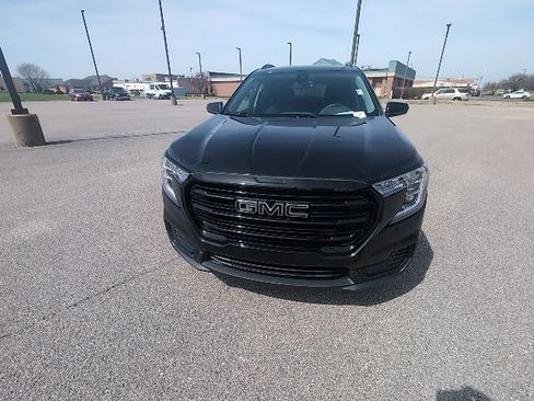 Used 2023 GMC Terrain SLE w/ Driver Convenience Package image 9