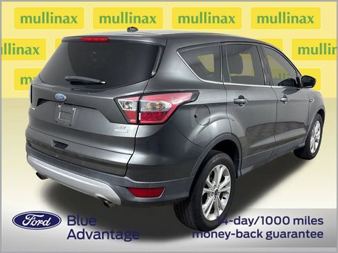 Used 2017 Ford Escape SE FWD image 4