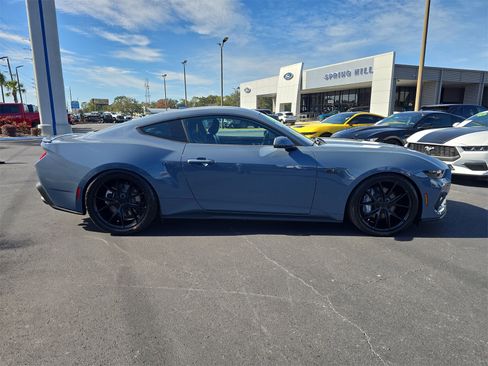 Used 2025 Ford Mustang GT Premium image 3