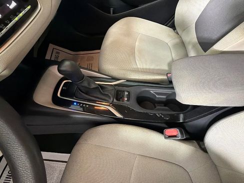 Used 2020 Toyota Corolla LE FWD image 23