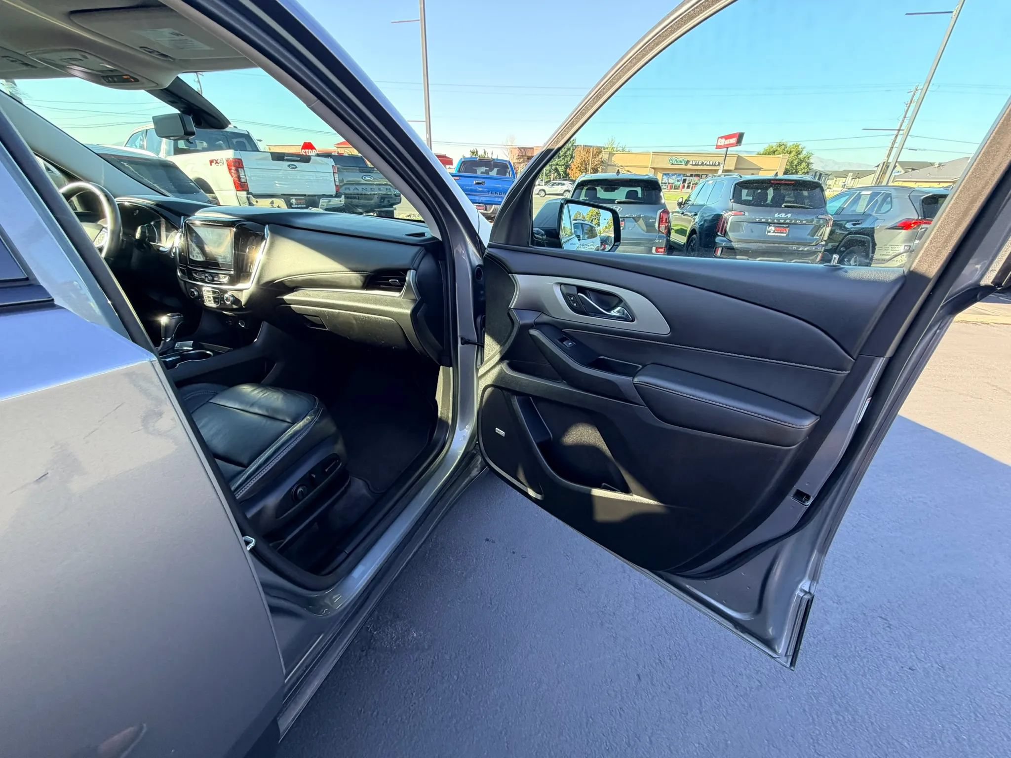 Used 2020 Chevrolet Traverse RS AWD/4WD image 25