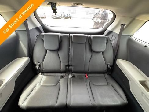 Used 2022 Kia Carnival EX FWD image 16
