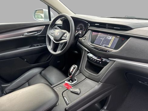 Used 2017 Cadillac XT5 Luxury w/ Driver Awareness Package AWD/4WD image 47