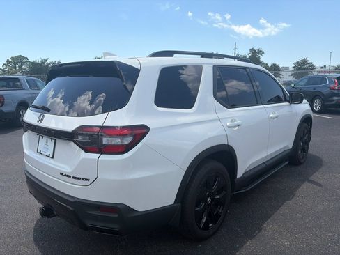 Certified 2026 Honda Pilot Black Edition image 7