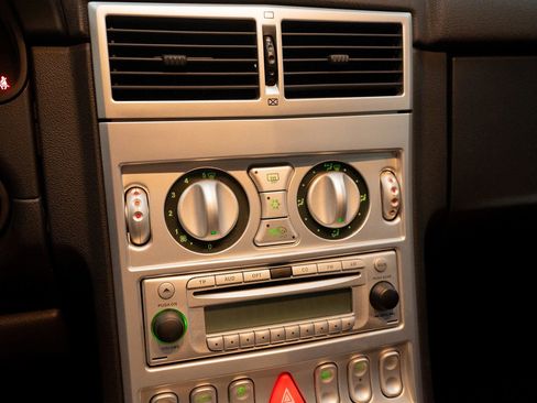 Used 2006 Chrysler Crossfire Coupe image 28